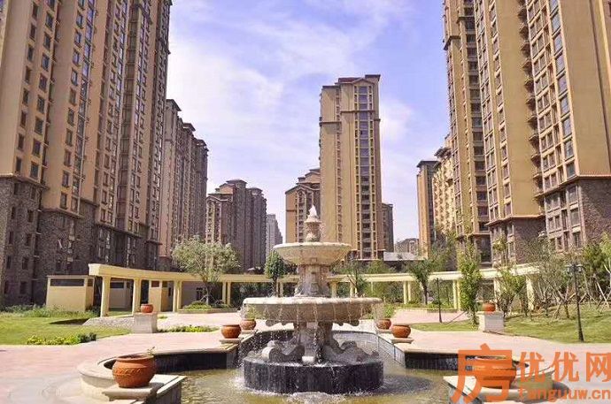 龙town铂悦山实景图