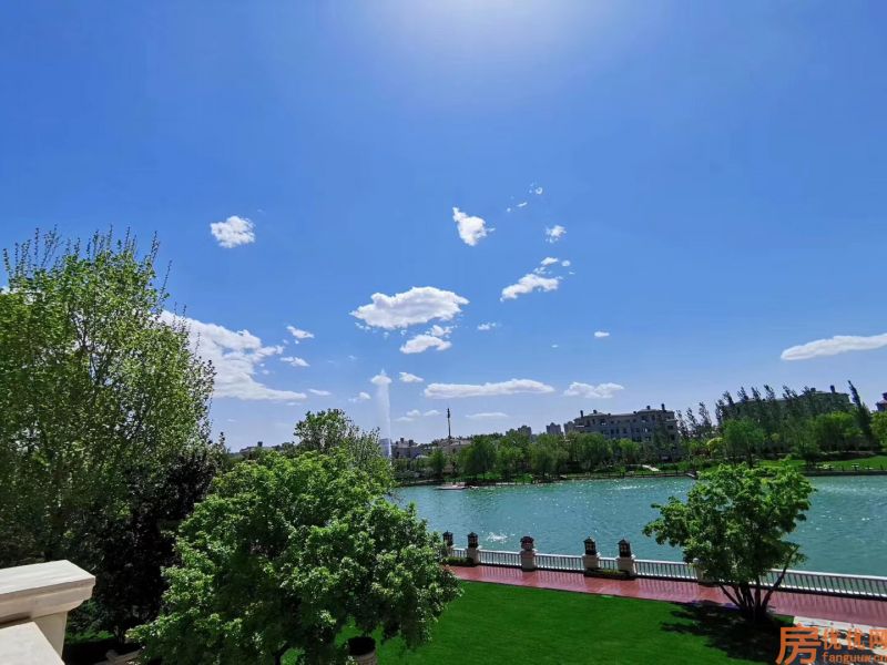 孔雀城大湖天悦实景图