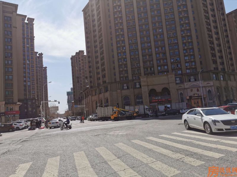 龙town铂悦山实景图